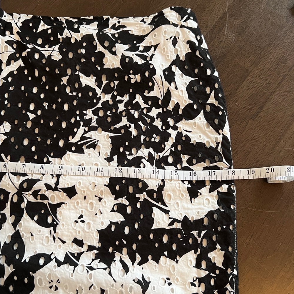 New York & Company Black and White Floral Eyelet Pencil Skirt - Picture 3 of 6